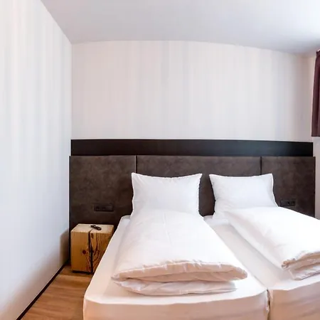 Appartement Der Wolf -suiten Sankt Anton am Arlberg